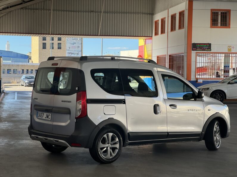 
								DACIA Dokker Stepway completo									