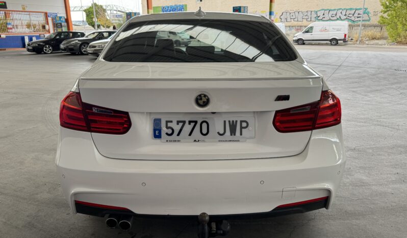 
								BMW Serie 3 330dA completo									