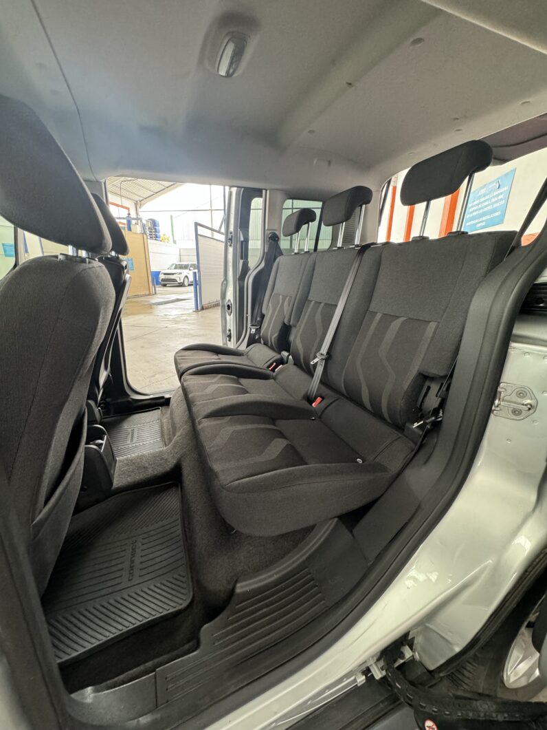 
								FORD Tourneo Connect Compact 1.6 TDCi Titanium completo									