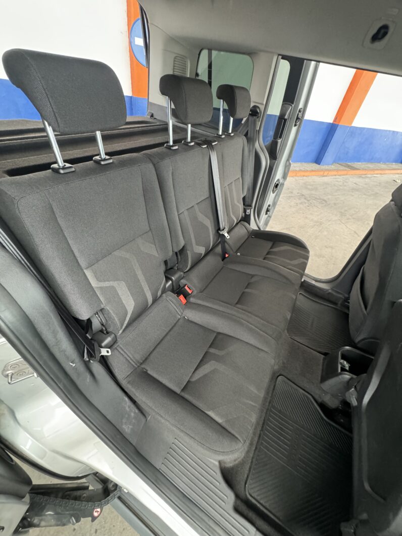 
								FORD Tourneo Connect Compact 1.6 TDCi Titanium completo									