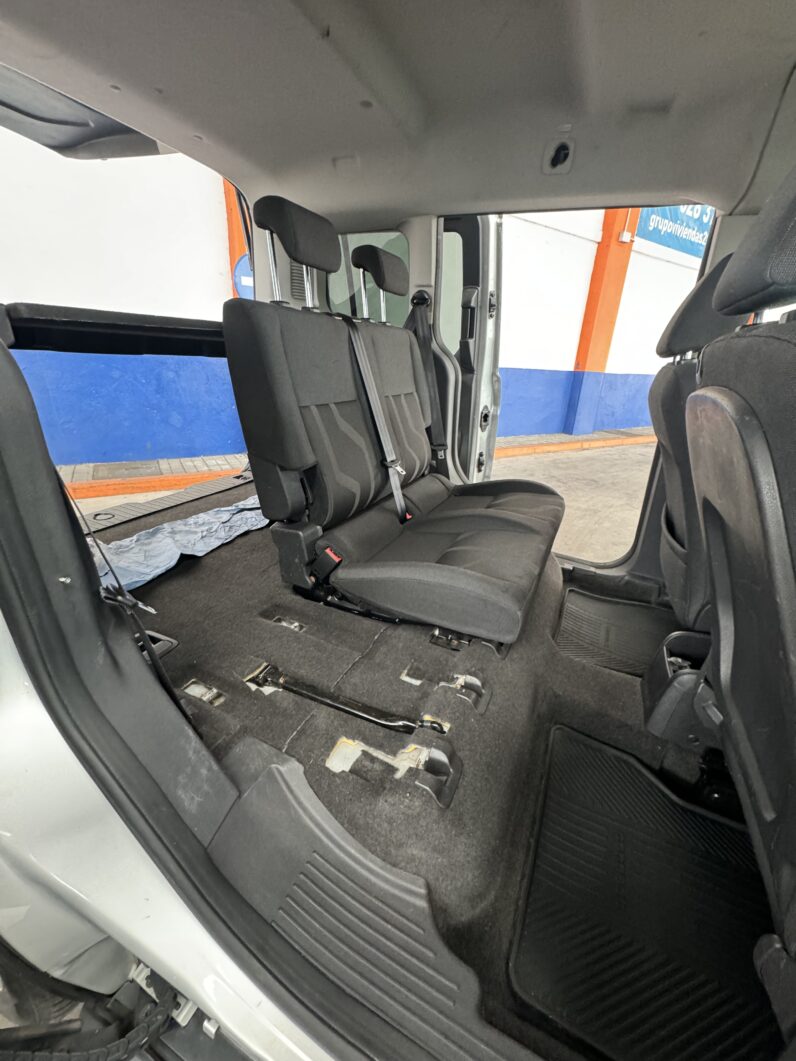 
								FORD Tourneo Connect Compact 1.6 TDCi Titanium completo									