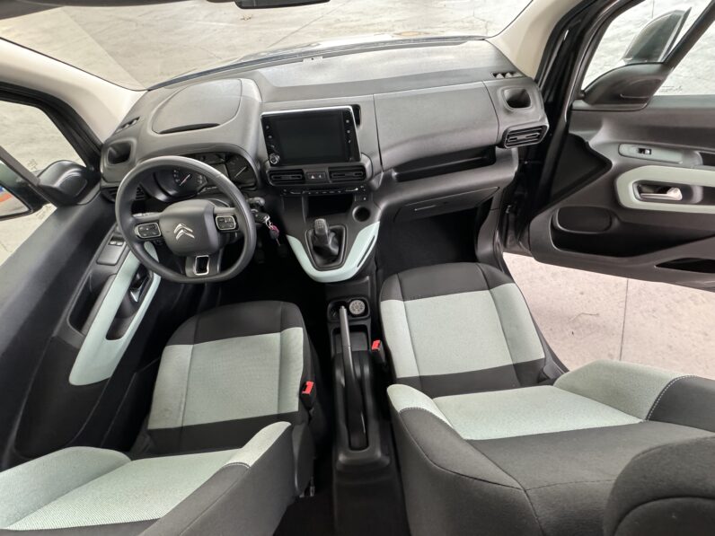 
								CITROEN Berlingo Talla M BlueHDi 100 FEEL completo									