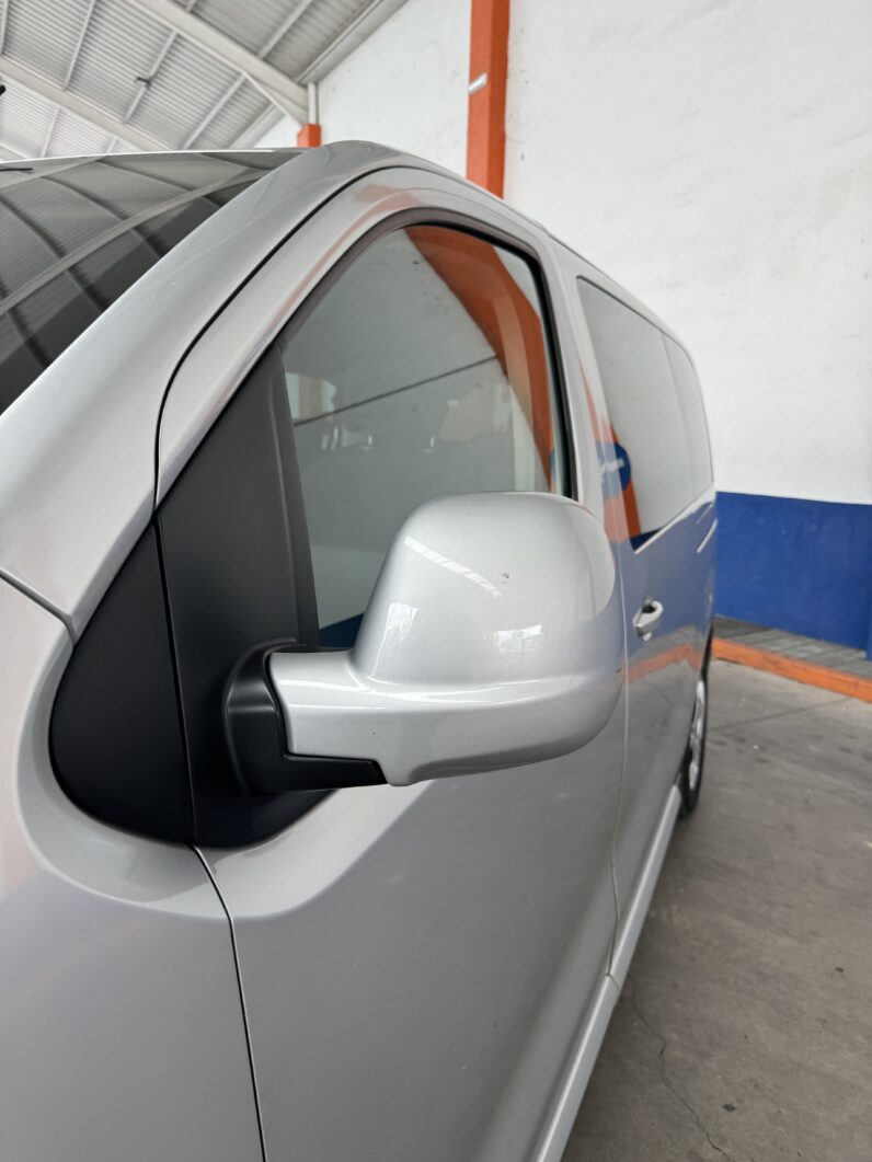 
								CITROEN Spacetourer Talla M BlueHDi Feel completo									