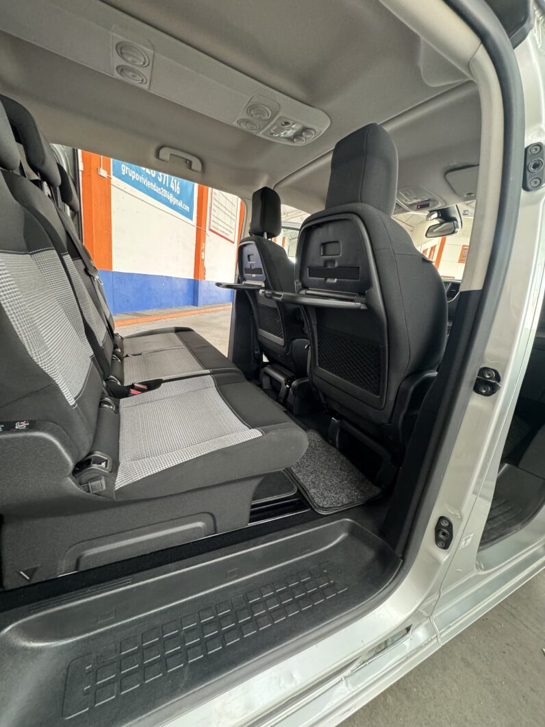 
								CITROEN Spacetourer Talla M BlueHDi Feel completo									