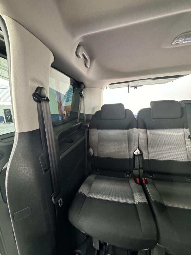 
								CITROEN Spacetourer Talla M BlueHDi Feel completo									