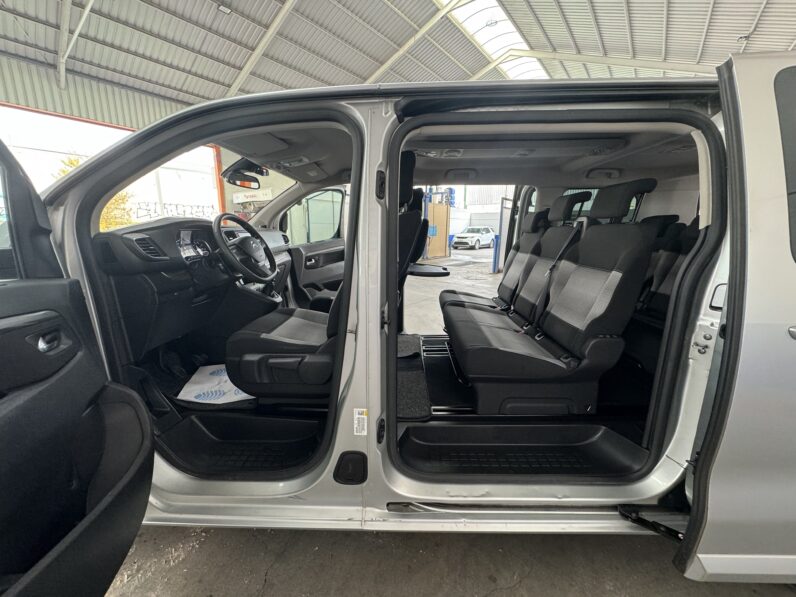 
								CITROEN Spacetourer Talla M BlueHDi Feel completo									