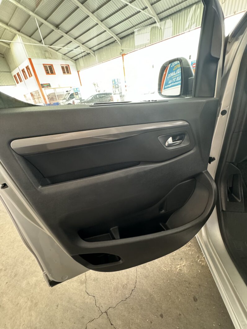 
								CITROEN Spacetourer Talla M BlueHDi Feel completo									