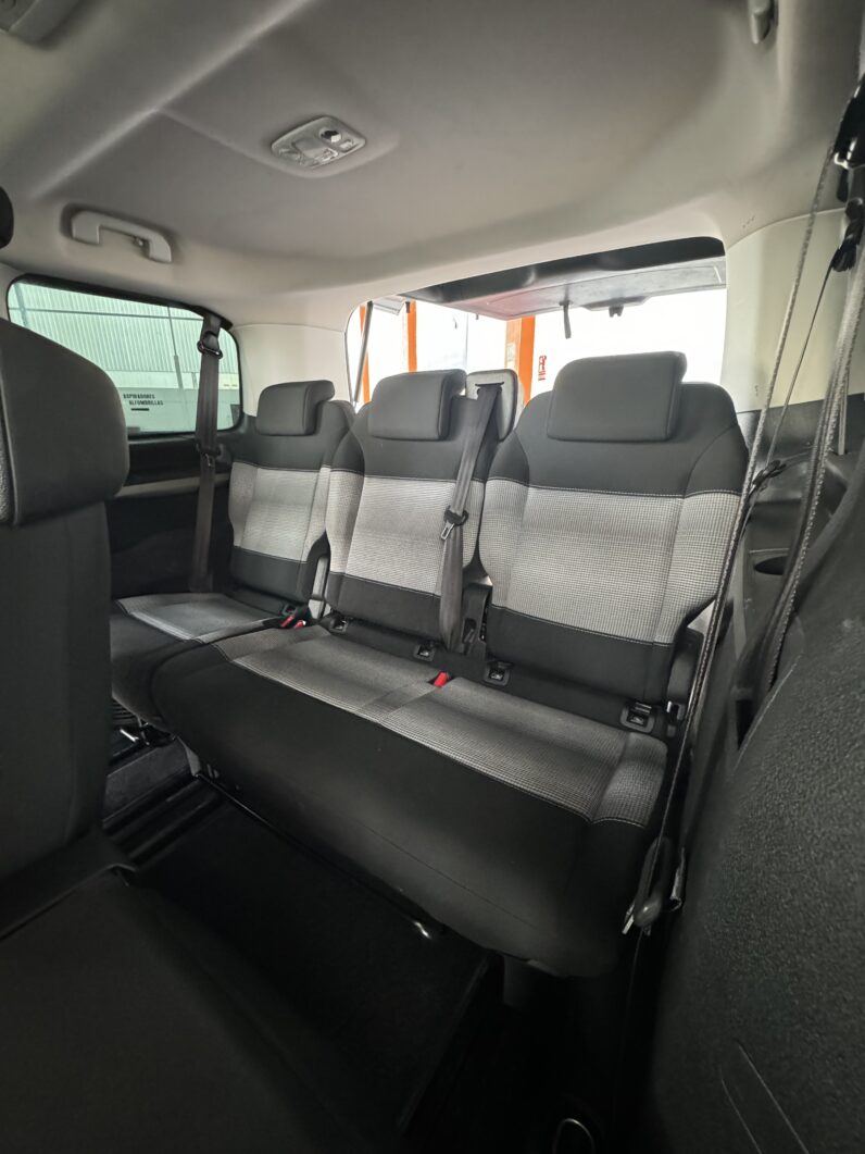 
								CITROEN Spacetourer Talla M BlueHDi Feel completo									